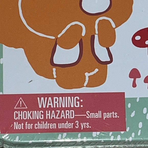 Hello Kitty Kids Magnetic Tin Play NEW NIB - Picture 4 of 5